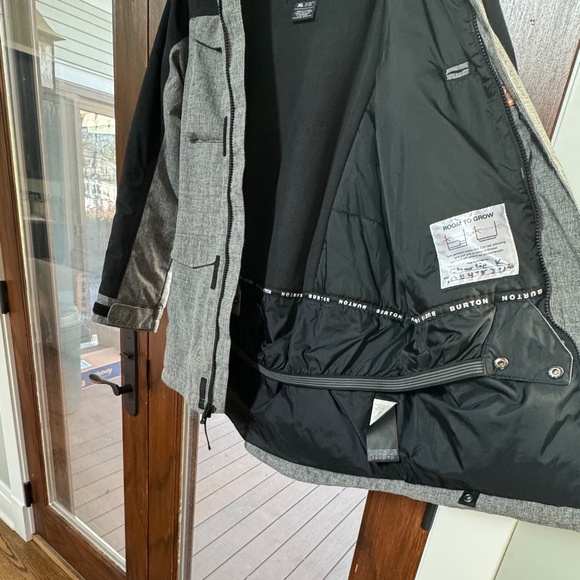 BURTON Covert YOUTH XL Snowboard/ski JACKET - Black/Heathered Grey - EUC! - Picture 4 of 6